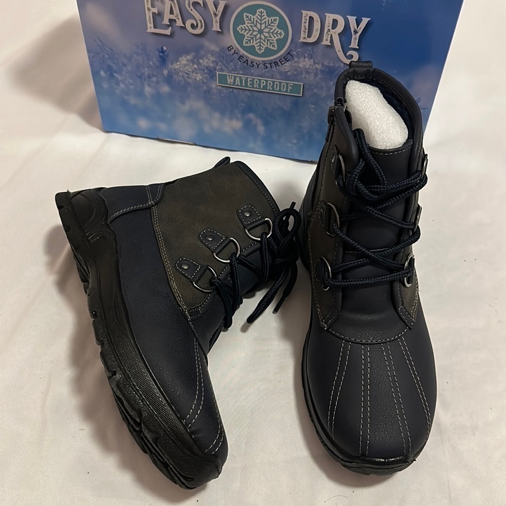 Easy street Arctic ankle lace up boots gray/navy 6.5